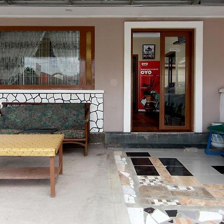 Oyo 799 Hotel Dieng Berastagi Exterior photo