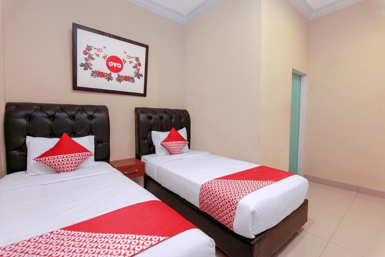 Oyo 799 Hotel Dieng Berastagi Exterior photo